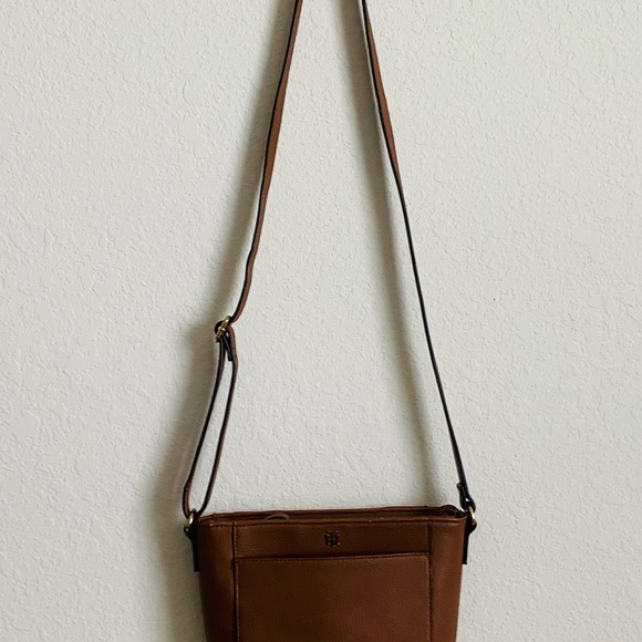 Tommy Hilfiger Crossbody, Vegan Leather. In Good condition. - Picture 10 of 15